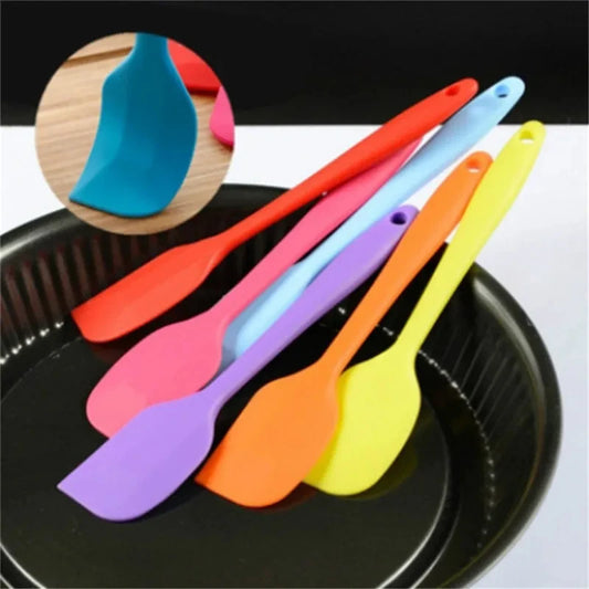 Spatule en Silicone Résistante à la Chaleur – Poignée Intégrée